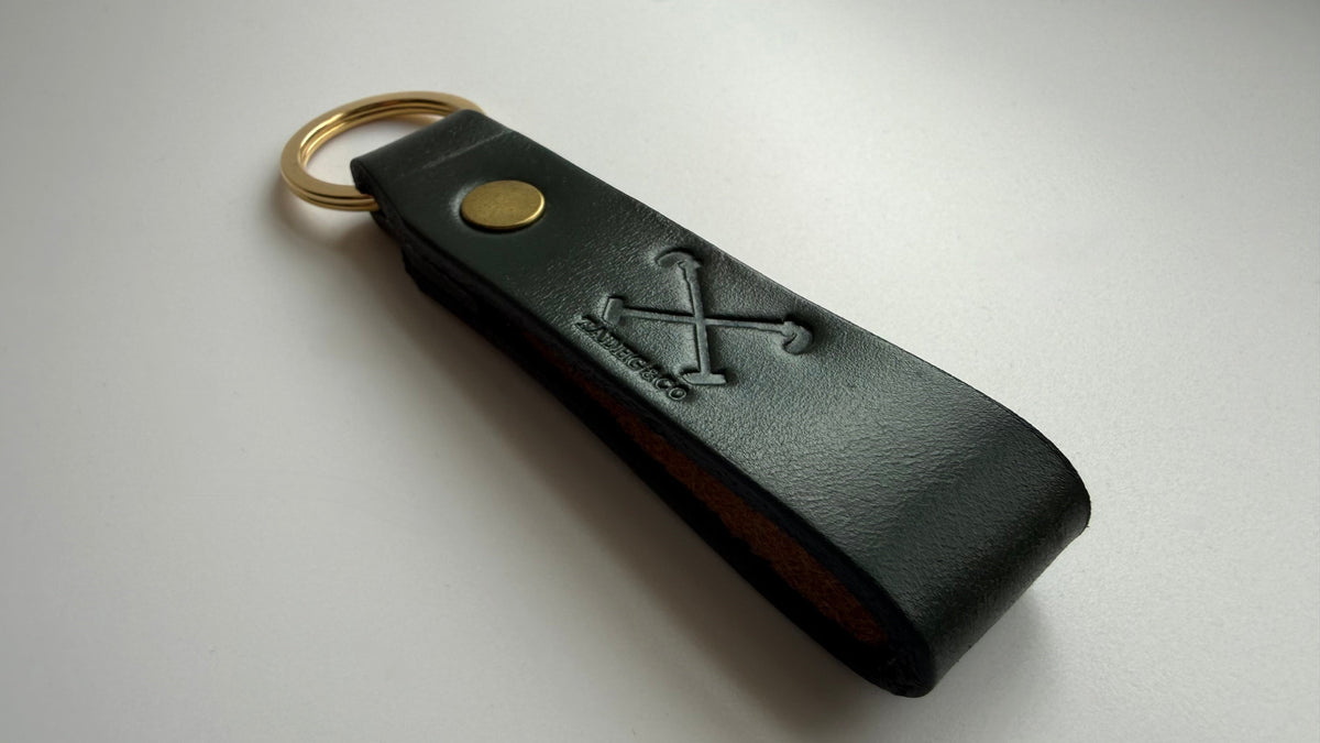British Bridle Leather Key Ring in Dark Green – A Stylish Essential for Everyday Use