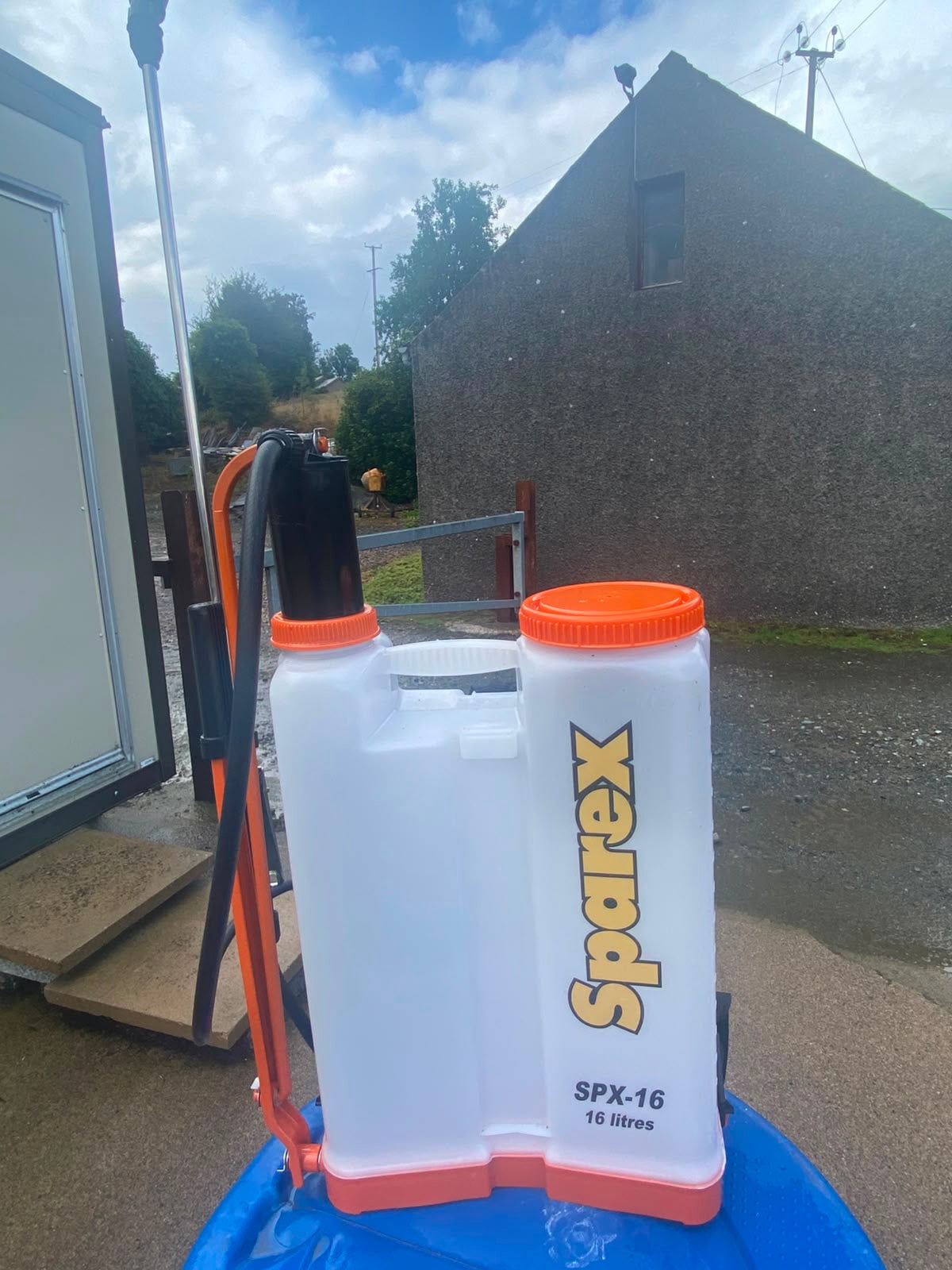 16L Heavy Duty Knapsack Sprayer | Viton Seals, 3 Nozzles & Chemical Agitator - The Puzzle Seed Company